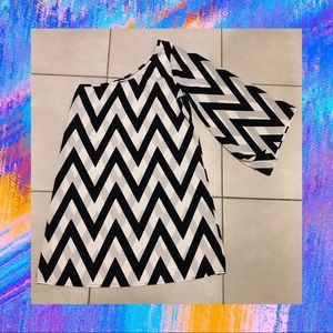 Black & white off one shoulder dress